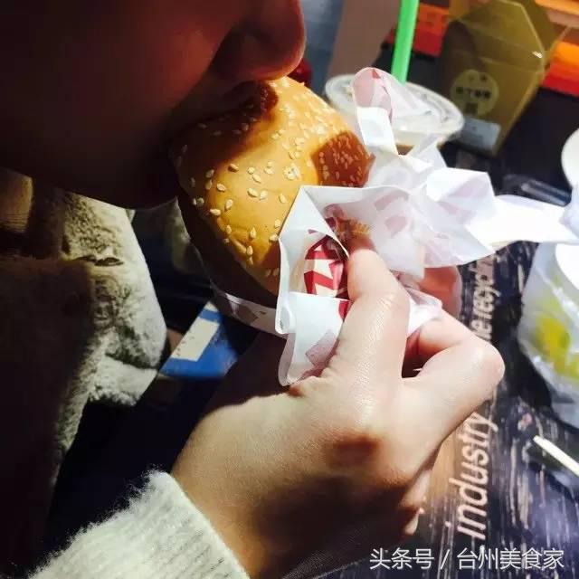 新年快乐，小编带你吃天街2.0，跟紧步伐、带好嘴巴