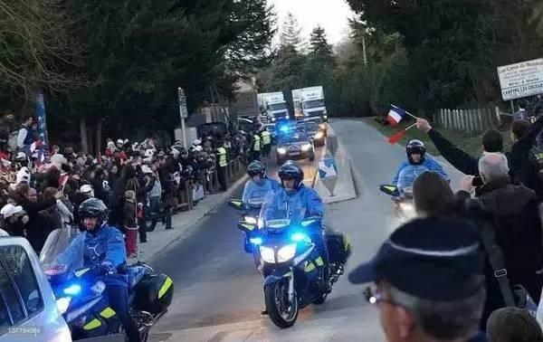 为求得一只熊猫的抚养权，英美荷法等国家连尊严都不要了