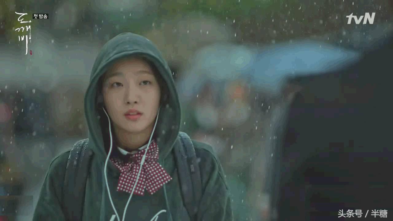 鬼怪金高银同款大衣,鬼怪女主绿色卫衣什么牌子