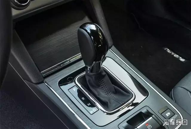 手自一体和序列式操作有区别吗,手自一体是既能手动又能自动吗