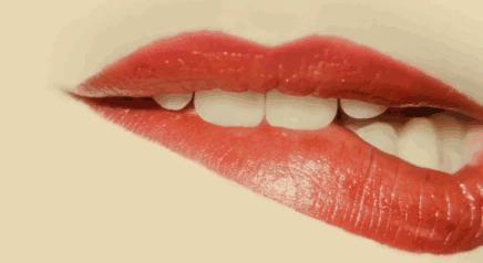 如何保持口红一天到晚不掉色,揭秘口红