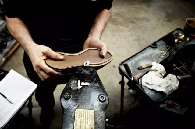 「WST干货」想要了解一个金融男生的品味,看看他穿的鞋子