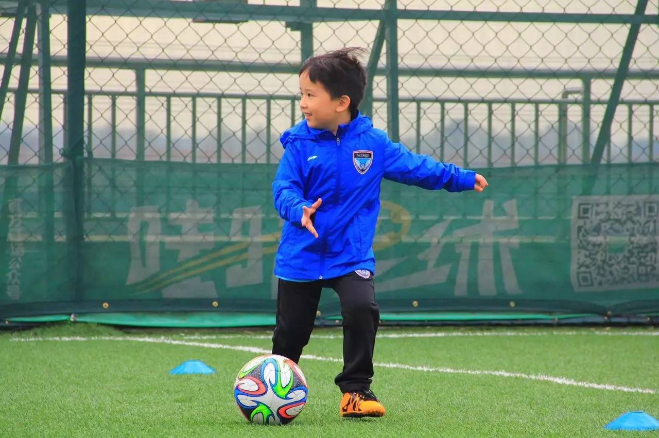 哇咔足球培训,哇咔星球青训营