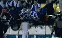 c罗是不是最搞笑的足球巨星,c罗足球场上搞笑瞬间