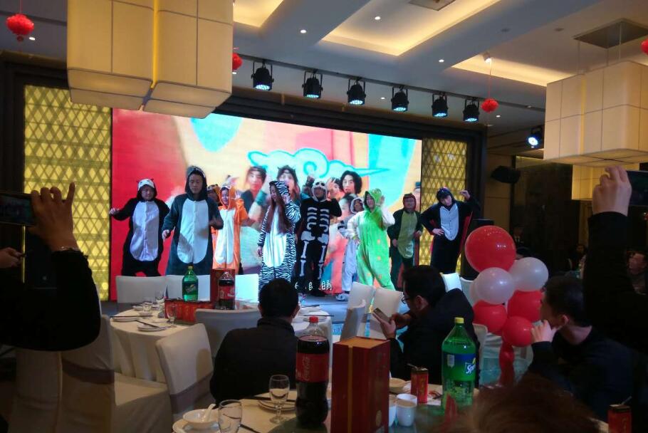 红牛装饰公司简介,红牛装饰创新效果图