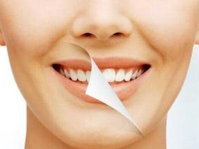 突然牙齿发黄发黑是什么原因,牙齿有牙锈发黄发黑怎么清理