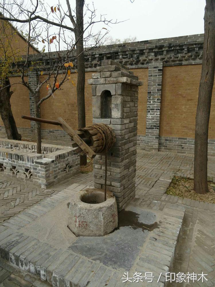 陕北俊俏女子勇闯袁家村大嘴吃四方