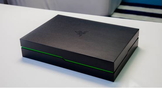 雷蛇灵刃razerbladepro,雷蛇买灵刃14还是灵刃15