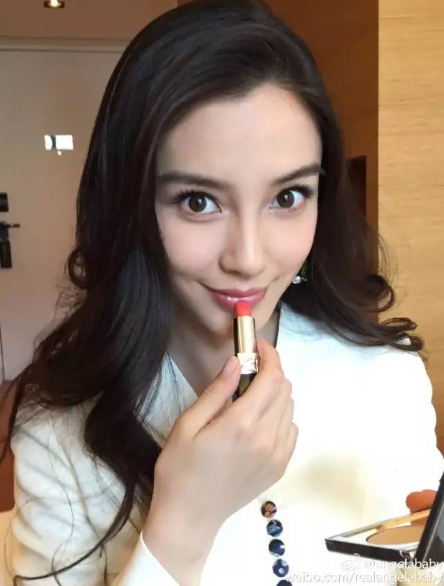 董卿口红蜜汁抢头条，这支网RED口红究竟是哪款？baby杨幂刘诗诗迪丽热巴……女明星同款唇色你也可以get！