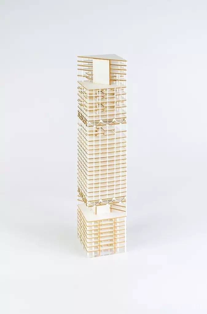 摩天大楼的浪漫 (浪漫的摩天大楼)