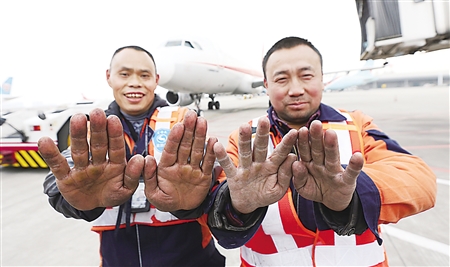 机场装卸工一天500,机场行李装卸上班多长时间可加班