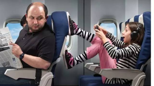 带孩子的外国家长为表歉意,向同行乘客发糖,引发网友大讨论