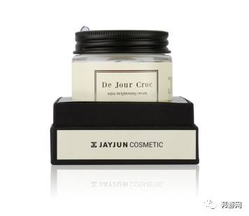 皮肤干燥用哪一款面霜,冬天皮肤特别干补不进去水怎么办