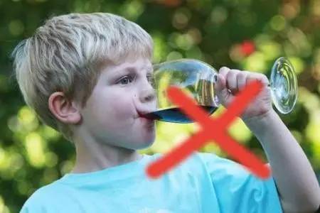 婴幼儿酒精危害,婴儿少量酒精影响发育