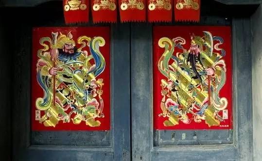 各种奇葩春联大全,奇葩的门神