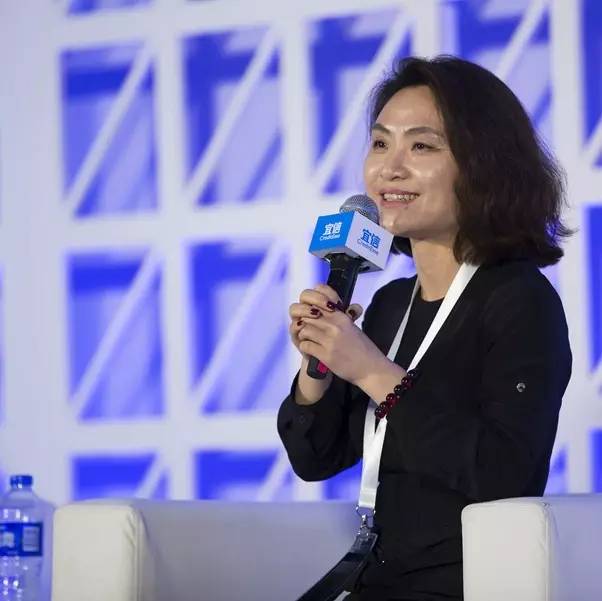 宜信公司ceo唐宁出席6次达沃斯,宜信唐宁应理性地探讨数字金融