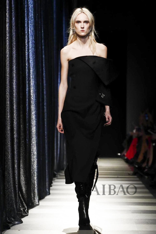 浪漫与柔媚的无限延伸！Monse2017秋冬女装秀，海报网带你亲临2017秋冬纽约时装周