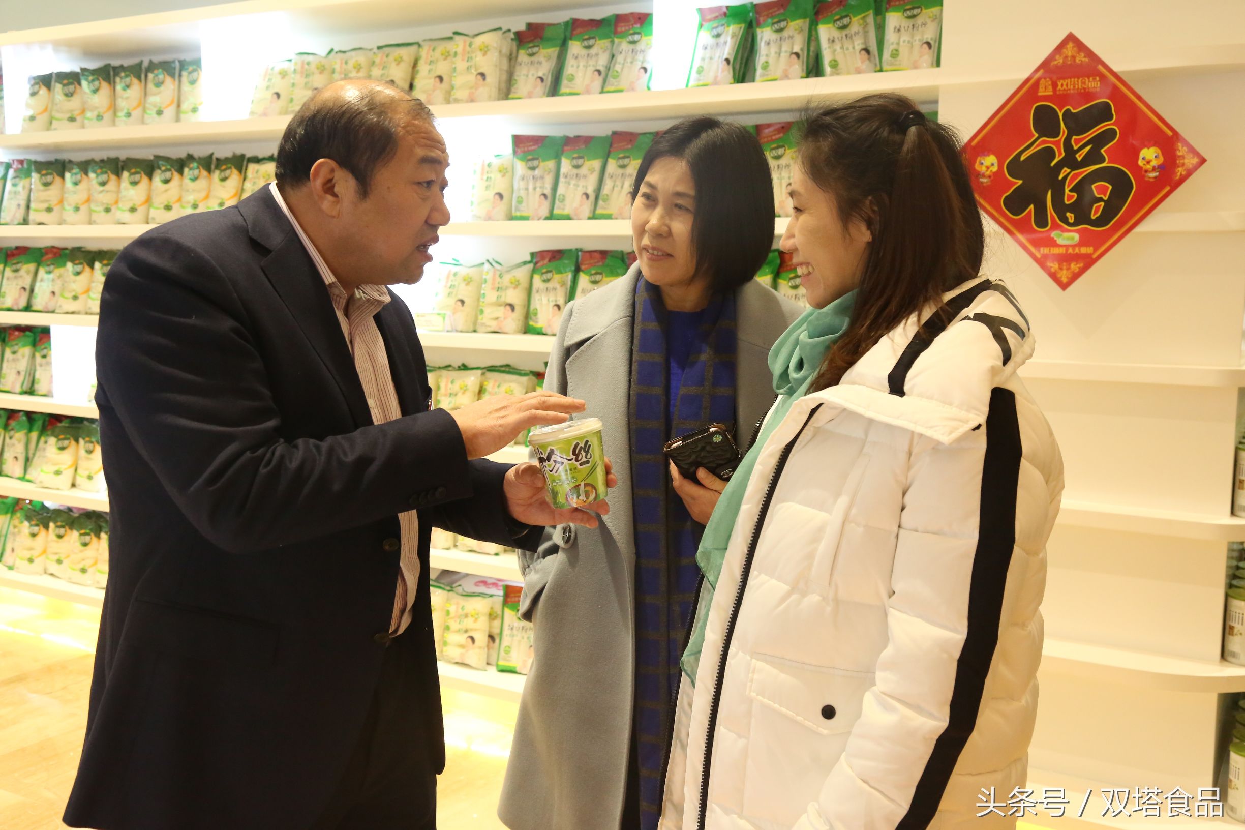 新晋女拳王驾临双塔龙口粉丝秒变拳王“粉丝”