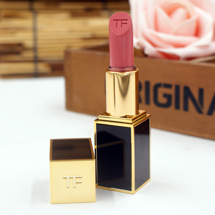 什么颜色的口红适合新年涂,适合新年的平价口红