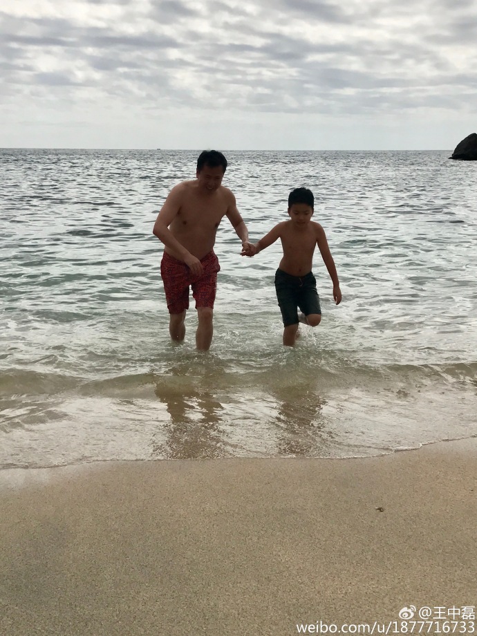 安吉考拉的视频,安吉考拉海边度假