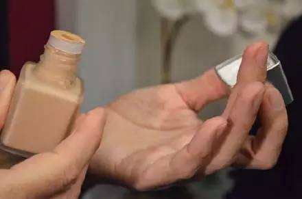 mac定制无瑕粉底nc15,十五款粉底液测评