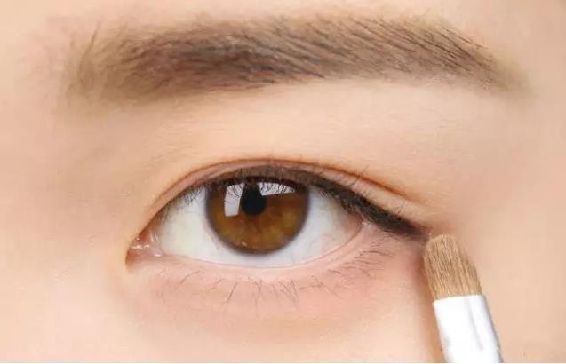 美瞳边缘碎在眼睛里面了,为什么美瞳会在眼睛里碎掉