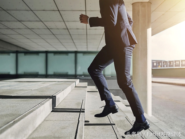 怎样的锻炼动作使臀部有型,如何锻炼让腹部和臀部更有型