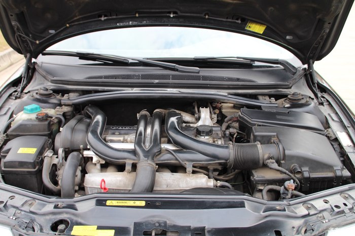 沃尔沃xc90北欧经典3.2排量二手车,沃尔沃xc90和沃尔沃S90对比