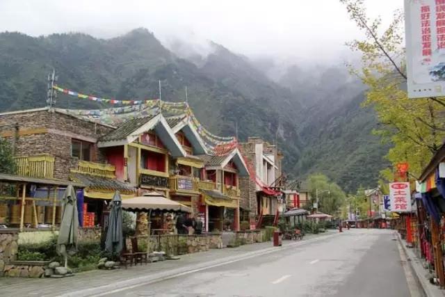 成都周边一天自驾游去哪里,春节成都附近3天自驾游哪里耍