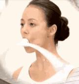 怎么用杯子瘦脸 (用玻璃杯如何瘦脸)