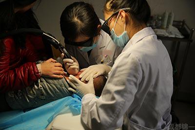 孩子有胎记如何避免孩子自卑,宝宝长胎记怎样避免心理健康