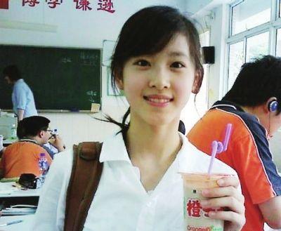 一张照片而红,却绯闻缠身,结婚生子淡出话题圈,努力创业