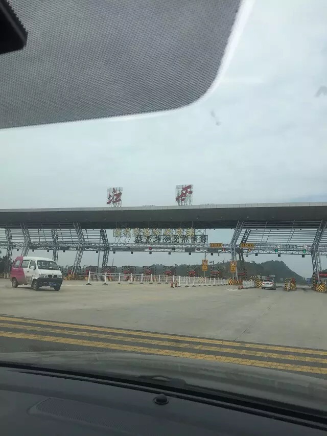 八千里路云和月的上一句,八千里路云和月一骑绝尘上珠峰