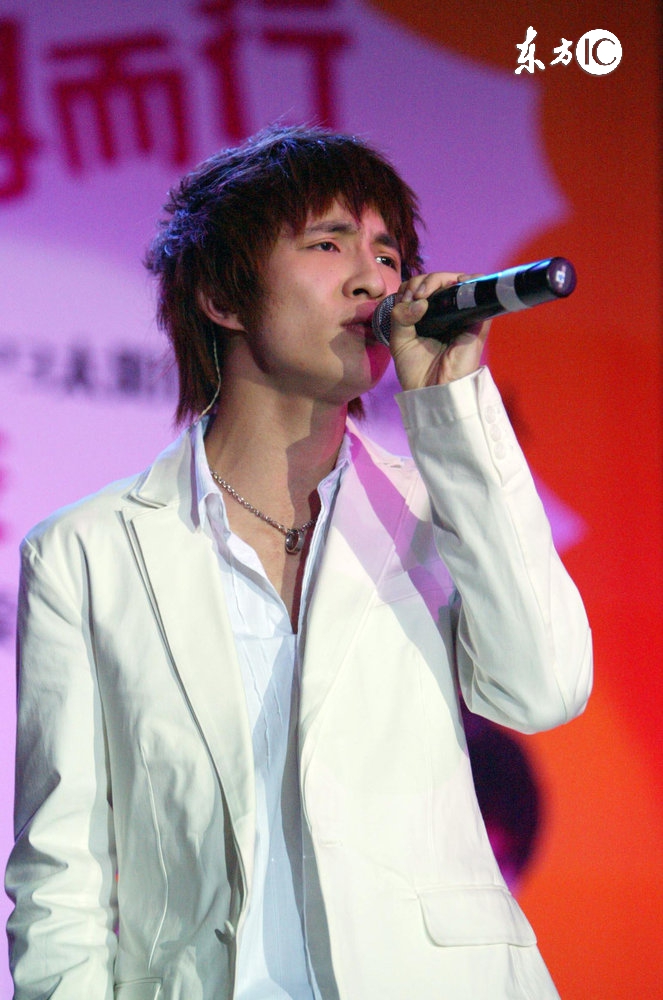 网红行业成为一个产业链,网红从网络走向现实