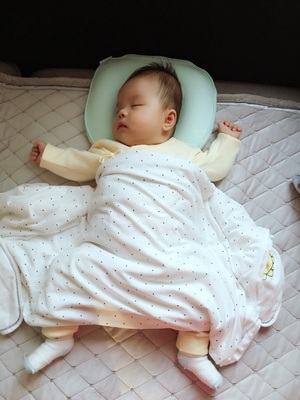 刚出生婴儿选什么样的枕头,新生婴儿小孩枕头怎么选