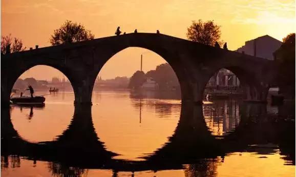 上海各条地铁线沿途景点大全,上海最惊艳的地铁路线