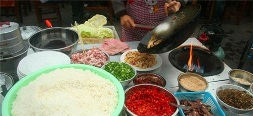 恩施凤凰古城网红小吃,长沙的小吃和凤凰古城一样不