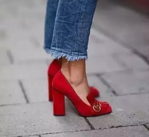 沈阳万象城牛仔裤专卖店,今年流行爆款裤子时髦牛仔裤