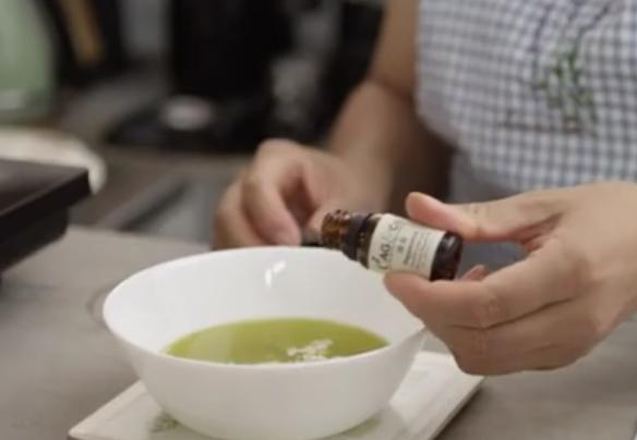 怎样用精油做薄荷膏,薄荷精油的使用方法和制作方法