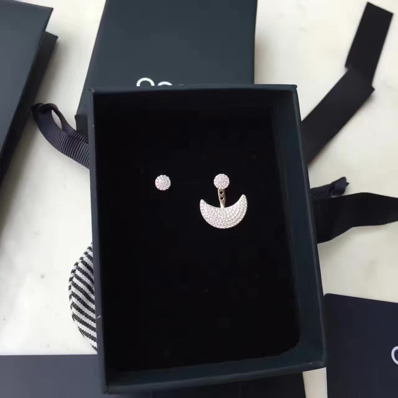 送给自己心仪的女生有哪些饰品推荐呢?