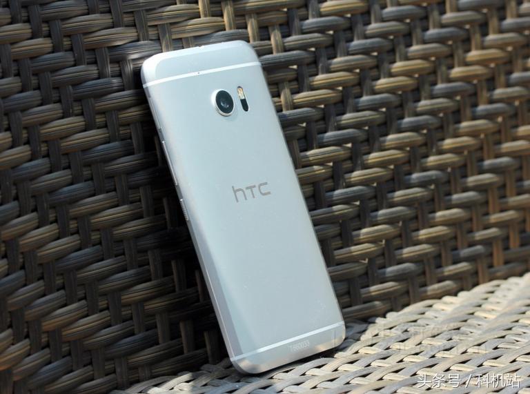 毫无疑问，HTC依旧是目前最好的旗舰手机之一，看看网友的体验