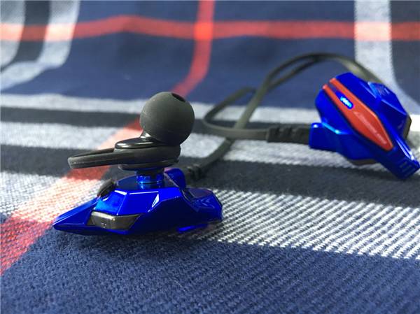 《美队》定制PK榜：宜博VS弄客，蓝牙运动耳机的龙虎之争