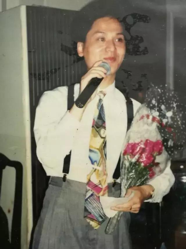 55岁的本帮“费玉清”,眼保健操音乐竟也能让他听得如痴如醉