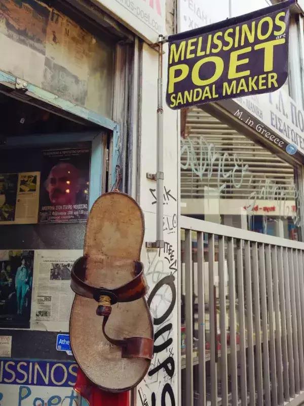 最好的希腊凉鞋，“诗人鞋匠”为你量足而制