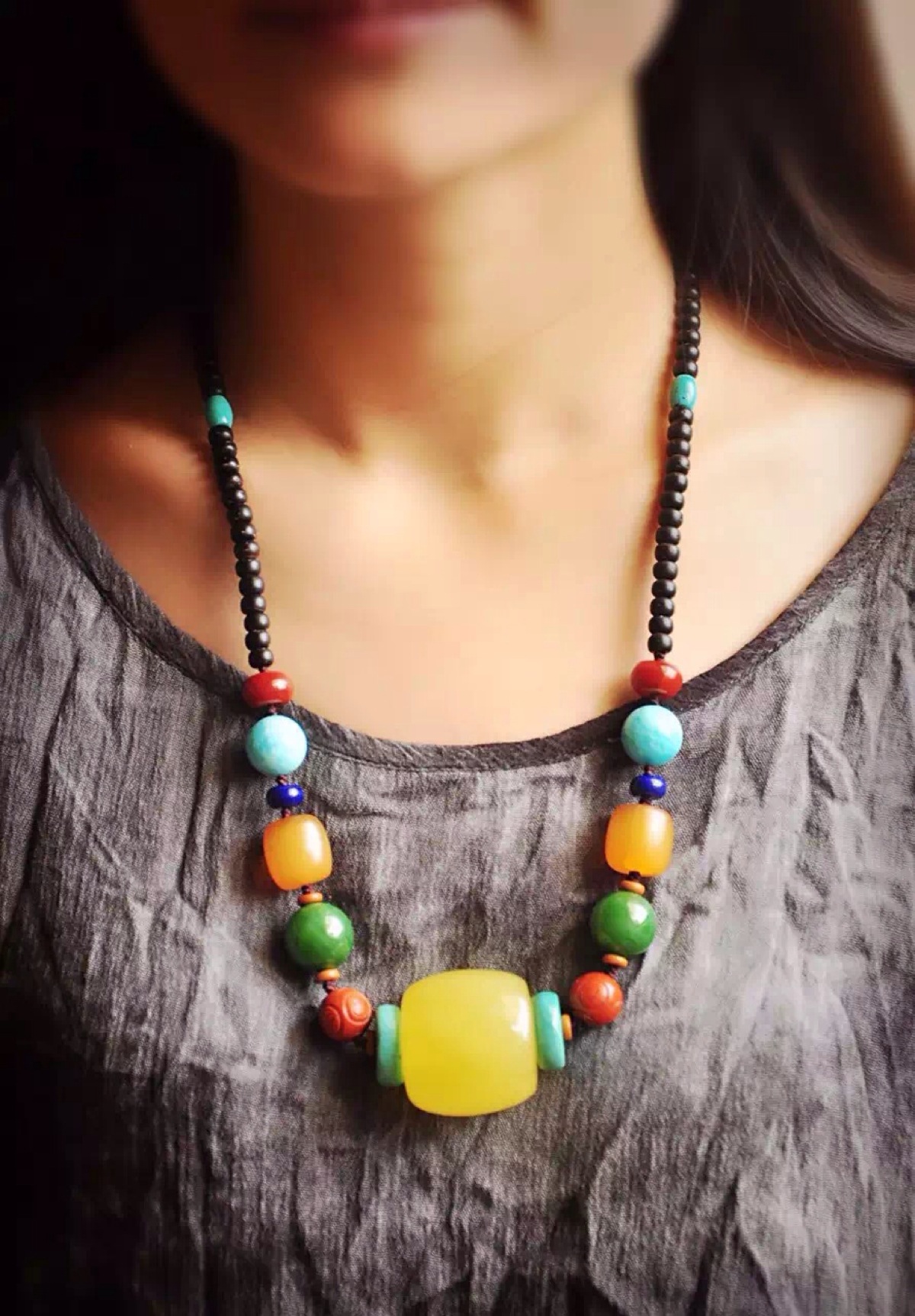 蜜蜡手串15颗代表什么,买蜜蜡都问什么颜色