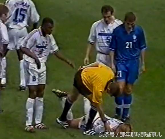 两届世界杯踢丢点球巴乔扼腕痛惜,98年世界杯法国vs意大利点球大战