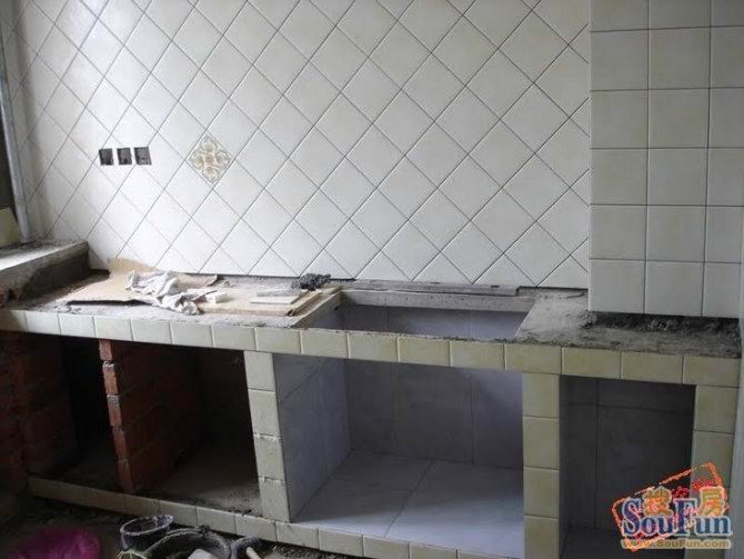 厨房橱柜是不锈钢好还是砌砖好,自己在家砌砖做橱柜