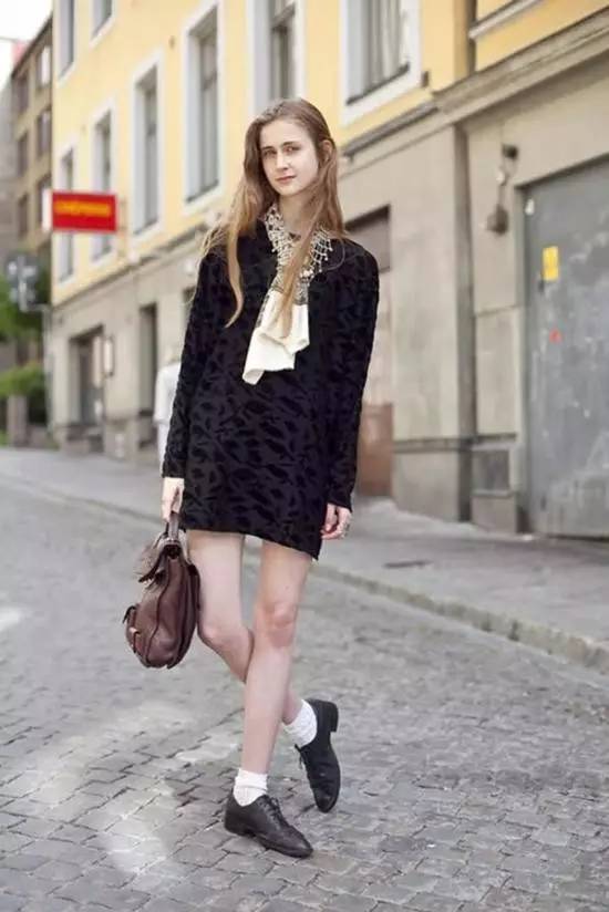 Madam问答室丨闺蜜订婚口红，内眼线画法，干皮粉底，牛津鞋搭配，清爽的防晒