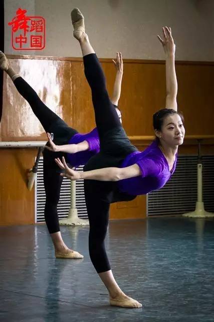 古典舞基本功16个动作背影,古典舞完整版3分钟有基本功