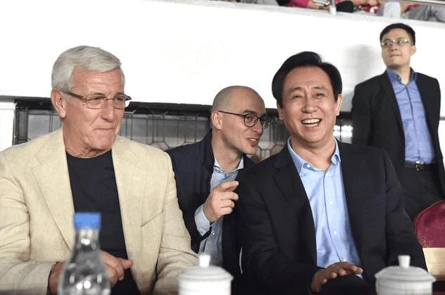 恒大段子,恒大对战东方球迷